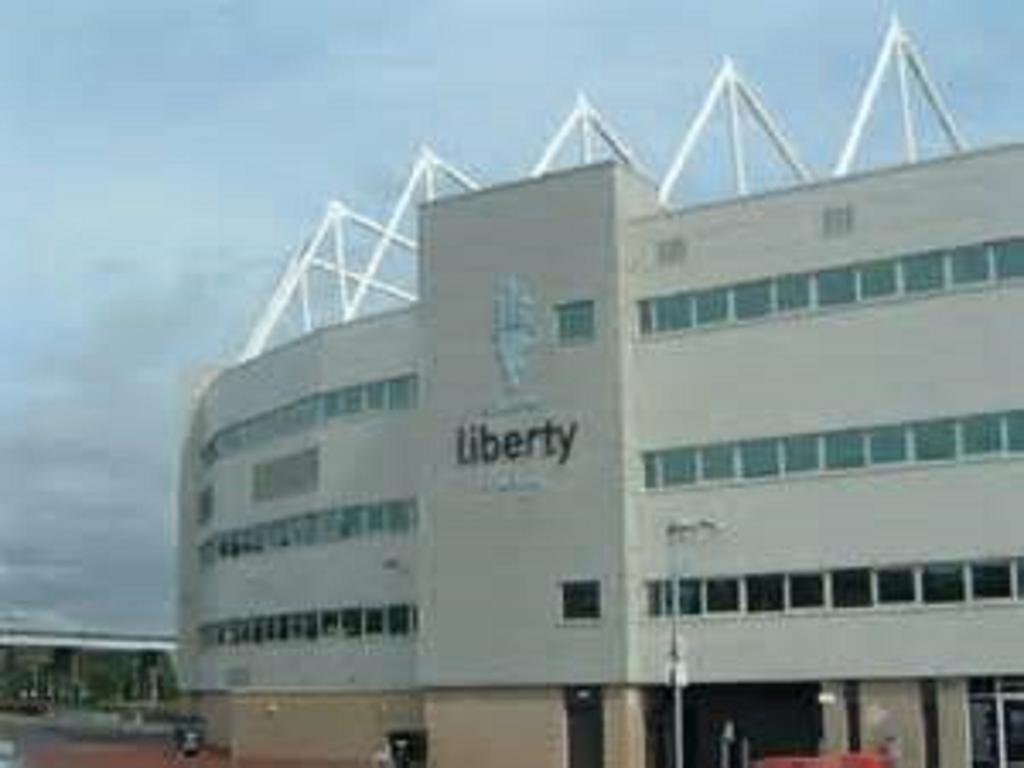 Dolphin Sa1 Hotel Swansea Exterior photo